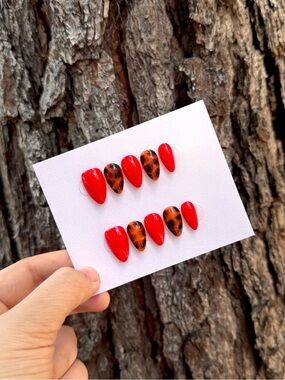 Vibrant Red & Tortoiseshell Press-On Nail Set